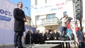 PORUKA VUČIĆA U KAĆU: Vreme je za mir i sigurnost, sačuvaćemo budućnost za našu decu (FOTO/VIDEO)