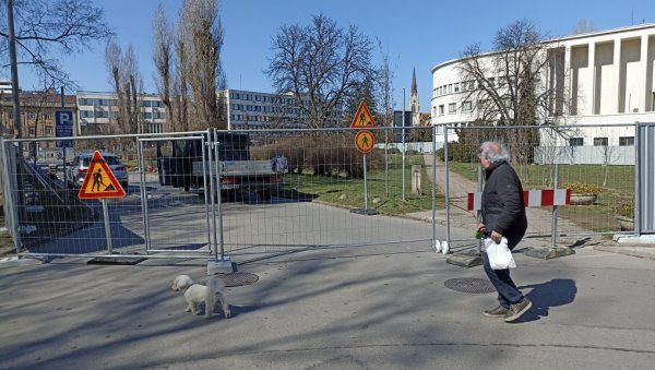 ПАРКИНГ ПОД ПАРКОМ: Почињу радови на изградњи подземне гараже у близини Бановине