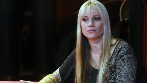RODILA MU SINA SA 22 GODINE: Ovo je prvi muž Mine Lazarević (FOTO) RODILA MU SINA SA 22 GODINE: Ovo je prvi muž Mine Lazarević (FOTO)