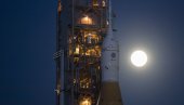 ТРКА ЗА ОДЛАЗАК НА МЕСЕЦ: Маск убрзава СпејсИкс, Безос гура Блу Ориџин у покушају да престигну Кину