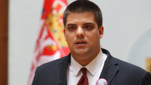 ШЕШЕЉ ПОСЕТИО ОБРЕНОВАЦ: Да развијамо нашу домаћу привреду ШЕШЕЉ ПОСЕТИО ОБРЕНОВАЦ: Да развијамо нашу домаћу привреду