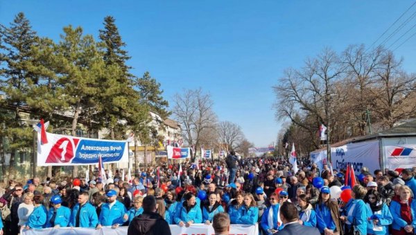 ВУЧИЋ У ОПОВУ: На нама је сачувамо мир, стабилност и да наша земља иде напред! (ФОТО/ВИДЕО)