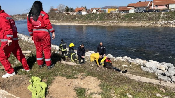 НАЂЕНО ТЕЛО У НИШАВИ: Полиција на лицу места (ФОТО/ВИДЕО)