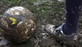 ЈЕЗИВО НАСИЉЕ: Отац младог фудбалера тешко повредио дечака усред утакмице! (ВИДЕО)