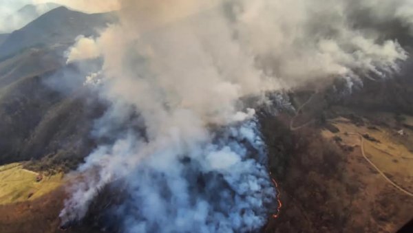 КУЋЕ И ШУМУ БРАНИ И ВОЈСКА: Харају пожари у више села у околини општине Колашин