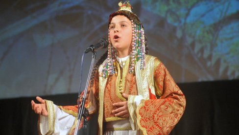 ВУЧИЋ О НАПАДИМА НА ПАВЛИНУ: Њу су растргли на мрежама, она је Косовка биће увек храбра и снажна ВУЧИЋ О НАПАДИМА НА ПАВЛИНУ: Њу су растргли на мрежама, она је Косовка биће увек храбра и снажна