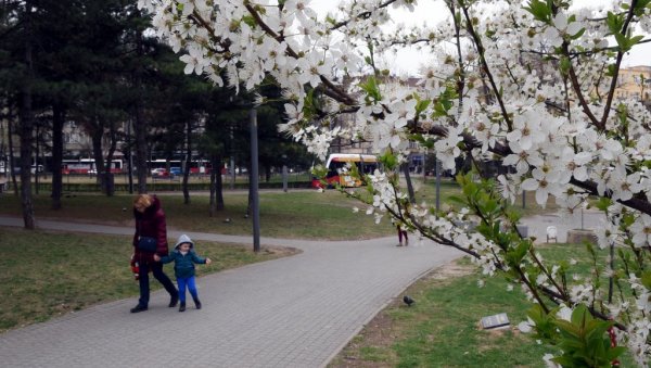 ВРЕМЕНСКА ПРОГНОЗА ЗА УТОРАК, 26. АПРИЛ: Сунчано јутро - крај дана са пљусковима и грмљавином