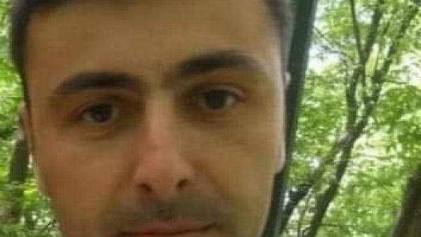 ОВО ЈЕ ПОТПУКОВНИК СТАНОЈЕВИЋ (43) КОЈИ ЈЕ ПОГИНУО У КОНГУ Дејанова супруга за Новости: Био је диван отац и супруг...