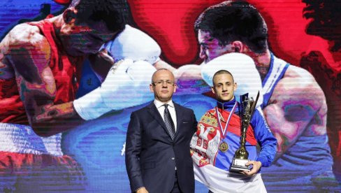 SRBI BRILJIRALI U LIBEKU: Trojica boraca upisala pobede na pro reviji u Nemačkoj SRBI BRILJIRALI U LIBEKU: Trojica boraca upisala pobede na pro reviji u Nemačkoj