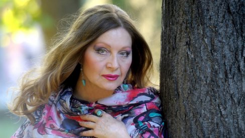 ПИЛА САМ ЛИТАР И ПО ВОТКЕ ДНЕВНО: Како је Даница Максимовић победила порок ПИЛА САМ ЛИТАР И ПО ВОТКЕ ДНЕВНО: Како је Даница Максимовић победила порок