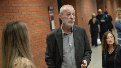 MIKA ALEKSIĆ NEPOKRETAN I POLUSVESTAN: Suđenje odloženo za septembar