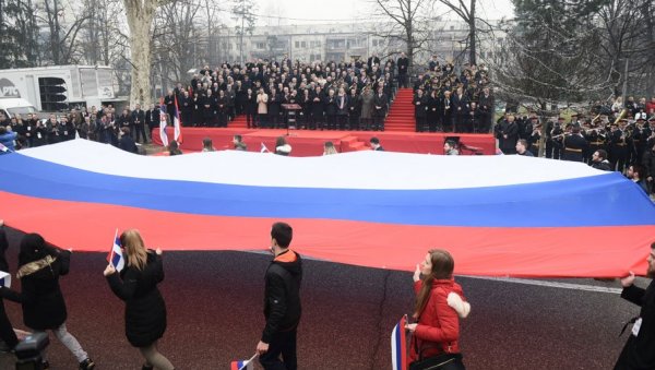 СРПСКУ ГАЂАЈУ НА ТРИ ФРОНТА: Након санкција Велике Британије стижу и отворене претње Додику