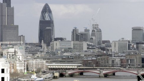 LONDON PROTERUJE BRITANCA: Nikada nije napustio rodno ostrvo, a šalju ga u Portugal