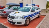ОДБИО ДА ПРЕДА ДОКУМЕНТА ПА УГРИЗАО ЦАРИНИКА: Хаос на граничном прелазу