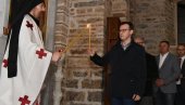 PONOĆNA LITURGIJA U MANASTIRU BANJSKA: Prisustvovali Petar Petković i čelnici Srpske liste (FOTO)