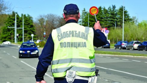 У НОВОМ САДУ ВОЗИО СА 2,95 ПРОМИЛА АЛКОХОЛА У ОРГАНИЗМУ: Прекршајна пријава за насилничку вожњу