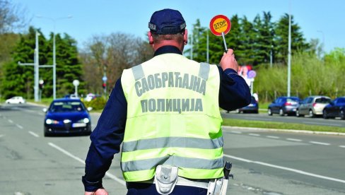 ČETIRI OSOBE LAKŠE POVREĐENE: U Južnobačkom okrugu za dan dogodilo se šest saobraćajnih nesreća