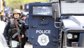 PROTERALI SRPSKOG POLICAJCA SA KOSOVA I METOHIJE: Kurti krši sva prava Srba, međunarodna zajednica nemo posmatra PROTERALI SRPSKOG POLICAJCA SA KOSOVA I METOHIJE: Kurti krši sva prava Srba, međunarodna zajednica nemo posmatra