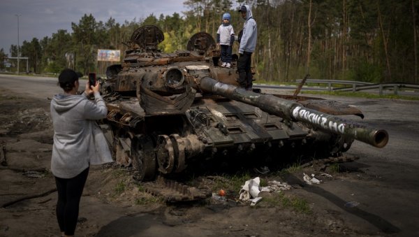 ОБОРЕНИ УКРАЈИНСКИ АВИОН И ХЕЛИКОПТЕР: 100 војника избачено из строја, уништено 19 тенкова и БВП (МАПА)