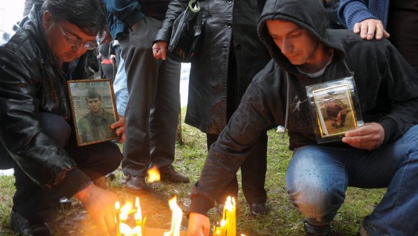 КАКО НАМ ТУЗЛА ЈОШ СОЛИ РАНЕ ИЗ КОЛОНЕ СМРТИ: Некадашњи војници и резервисти ЈНА, за недељне Новости, о масакру муслиманских хорди