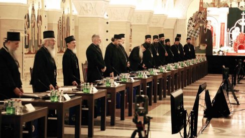 CRKVA DOBIJA JOŠ DVOJICU VLADIKA? U kripti hrama na Vračaru počeo radni deo zasedanja Sabora SPC