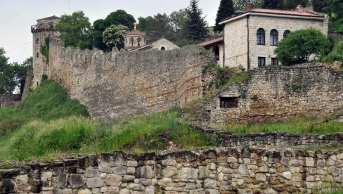 UŽAS NA KALEMEGDANU: Dečak (11) pao sa tvrđave