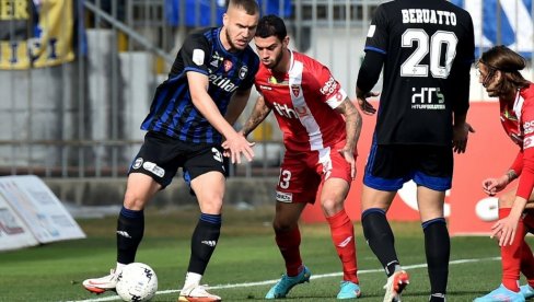 ВЛАХОВИЋ И ДАЉЕ ВАН СТРОЈА, АЛИ  ЈУВЕНТУС ИМА И ДРУГЕ АДУТЕ: Стара дама делује све сигурније како сезона одмиче