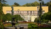 PREDLOZI DO 7. JUNA: Vrnjčani dodeljuju priznanja zaslužnim građanima PREDLOZI DO 7. JUNA: Vrnjčani dodeljuju priznanja zaslužnim građanima