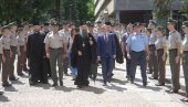 ПАТРИЈАРХ ПОРФИРИЈЕ ПОСЕТИО ВОЈНУ АКАДЕМИЈУ: На поклон добио икону Пресвете Богородице и икону Светог Георгија у дуборезу (ФОТО)