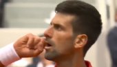 TIŠINA TAMO: Novak Đoković ućutkao zvižduke Francuza, Srbin ih majstorski spustio (VIDEO)