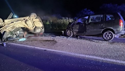 PRVA FOTOGRAFIJA NESREĆE NA ZRENJANINSKOM PUTU: Dva mladića poginula, automobili potpuno havarisani