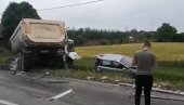 KABINA KAMIONA POTPUNO SMRSKANA: Detalji jezive saobraćajke kod Modriče (VIDEO)