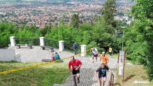 ODLOŽENA JUBILARNA „TRKA UZ STEPENICE“ U VRŠCU: Novi termin je 1. jun, prijave još u toku