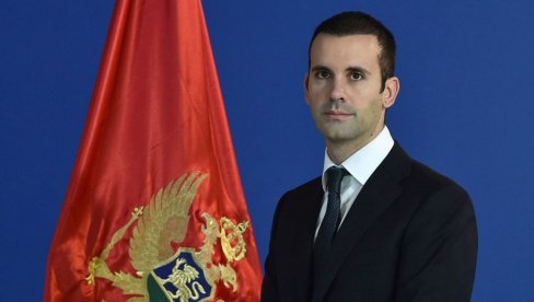 POVREĐENI POLICAJCI IZ PRATNJE MILOJKA SPAJIĆA: Saobraćajna nesreća u Crnoj Gori, vozilo premijera udario Ukrajinac