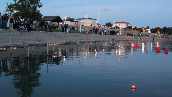 ТИСА КАД ЦВЕТА: Од 10. до 12. јуна у Новом Бечеју традиционална најромантичнија манифестација на Балкану