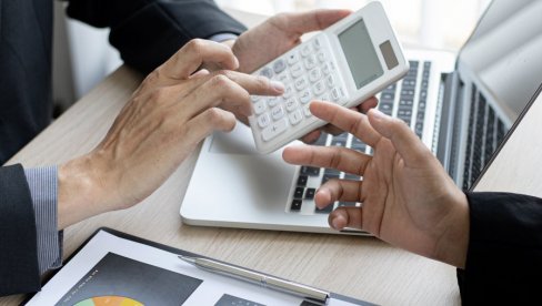 УЗ ОВАЈ КРЕДИТНИ КАЛКУЛАТОР ЛАКО ИЗРАЧУНАЈТЕ РАТУ КРЕДИТА И УКУПАН ИЗНОС ЗА ОТПЛАТУ УЗ ОВАЈ КРЕДИТНИ КАЛКУЛАТОР ЛАКО ИЗРАЧУНАЈТЕ РАТУ КРЕДИТА И УКУПАН ИЗНОС ЗА ОТПЛАТУ