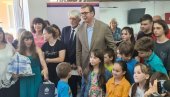 VUČIĆ OBIŠAO IZBEGLICE IZ UKRAJINE: Nadam se da ste u Srbiji osetili srce dobrih domaćina (FOTO/VIDEO)