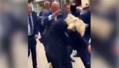 MARIN LE PEN NAPADNUTA NA ULICI: Uhvatila se za lice, odmah je opkolilo obezbeđenje (VIDEO)