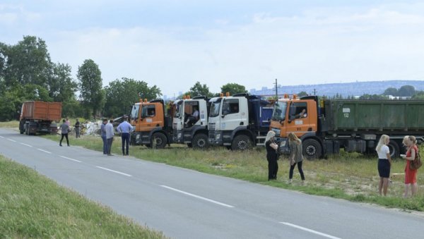 УКЛОЊЕНО 300 КУБИКА СМЕЋА: Очишћена депонија на старом Обреновачком путу, у близини водоизворишта