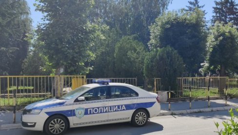NESREĆA U VRANJU: Pregazio pešaka i pobegao, muškarac hitno prebačen u KC Niš NESREĆA U VRANJU: Pregazio pešaka i pobegao, muškarac hitno prebačen u KC Niš