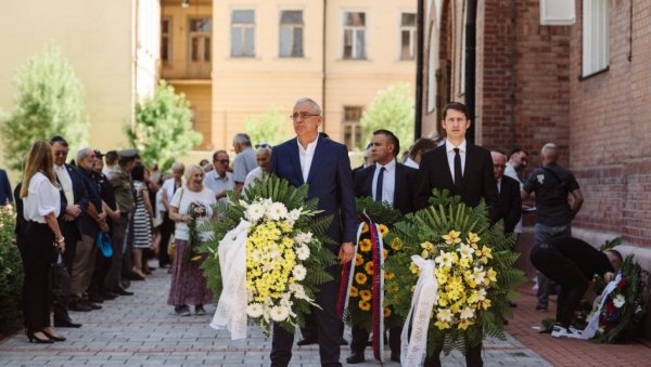 ГРАДОНАЧЕЛНИК БАКИЋ: Град Суботица ће се према Холокаусту увек односити са посебним пијететом