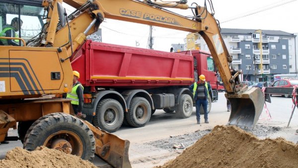 ПРОМЕНА РЕЖИМА САОБРАЋАЈА У ВРАЊУ: Радови на капиталном пројекту затворили још једну улицу