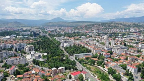 ZADRŽAVANJE DO 72 SATA POLICAJCU: Naterao djevojku da pređe u njegova kola, dodirivao je...