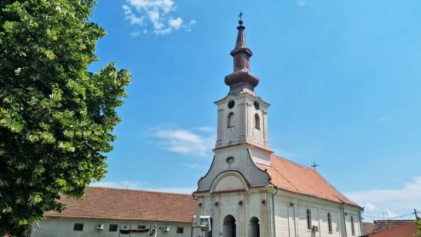 ИЗЛОЖБА У ЧАСТ ЦРКВЕ И ВАСКА ПОПЕ: Село Гребенац обележава два велика јубилеја