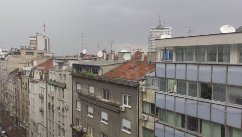GRAD TUČE, ALARMI SE PALE NA AUTOMOBILIMA: Veliko nevreme nadomak Beograda, RHMZ izdao hitno upozorenje GRAD TUČE, ALARMI SE PALE NA AUTOMOBILIMA: Veliko nevreme nadomak Beograda, RHMZ izdao hitno upozorenje