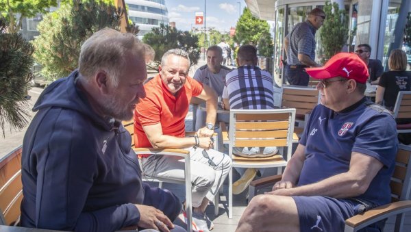 ВАСКЕ, ДОВЕДИ  РОБИЈА, БИЋЕ ВЕЛИКО ПОЈАЧАЊЕ! Драгана Стојковића и Роберта Просинечког веже нераскидиво пријатељство