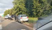 LANČANI SUDAR NA AUTO-PUTU: Četiri vozila učestvovalo u udesu - saobraćaj usporen (FOTO)