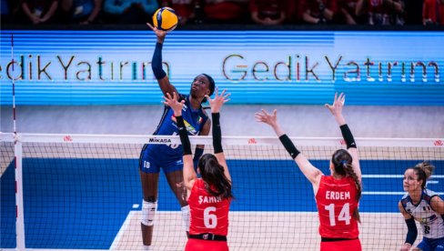 POLJSKA I SAD LAKO U POLUFINALE: Poljakinje i Amerikanke u četvrtfinalu Lige nacije u Arlingtonu nisu dozvolile iznenađenja