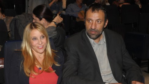 ANA I VLADE DIVAC NA SVOM VENČANJU: On u sakou reprezentacije, zaglavili se u liftu, a tek da vidite venčanicu (FOTO)