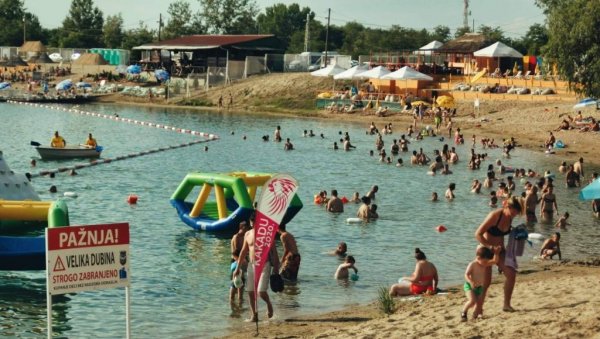 ВОДА ИСПРАВНА ЗА КУПАЊЕ НА ПЕСКАРИ: Завод за јавно здравље у Зрењанину извршио контролу квалитета (ФОТО)